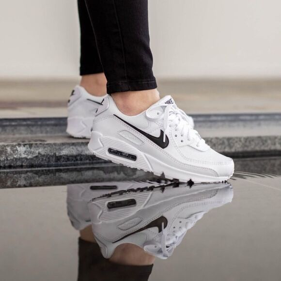 NIKE Air Max white black lace up shoes sneakers women’s 7 - Picture 10 of 10